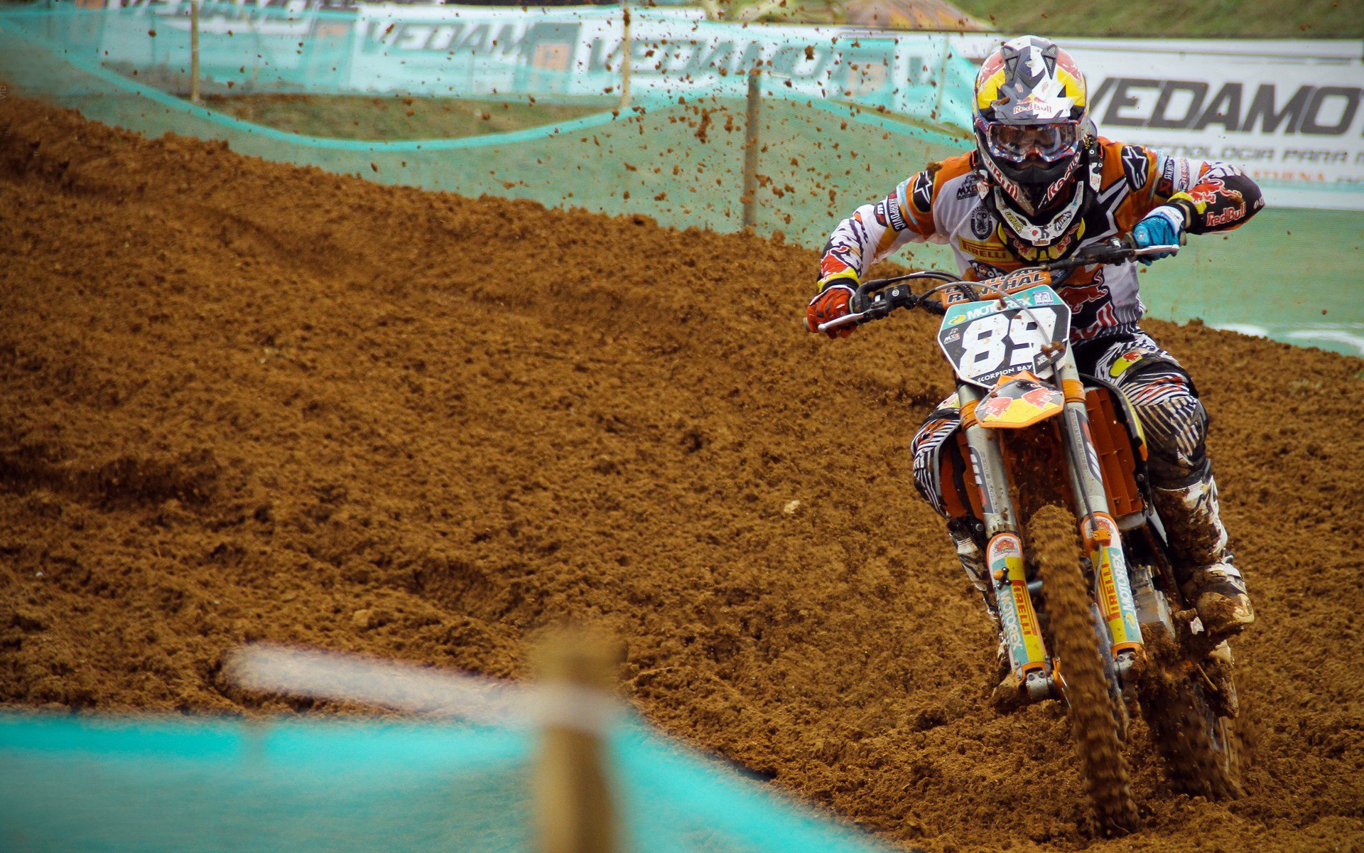 弗朗索瓦·斯图尔特：南非队的中场核心，为攻防转换提供无缝链接